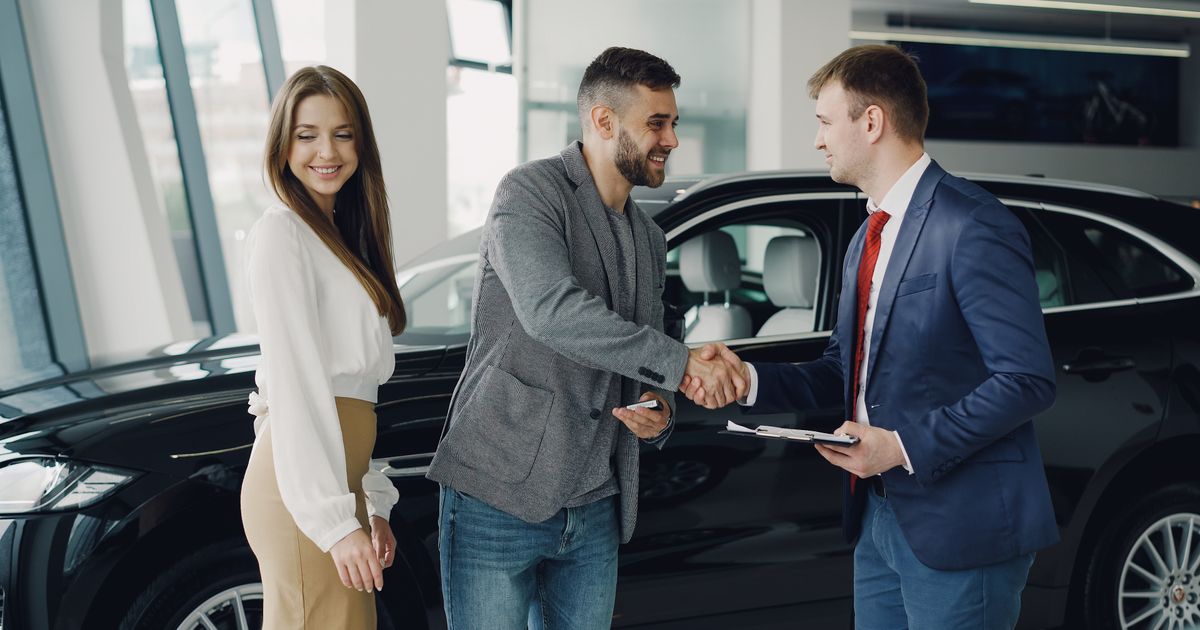 Car Sales Negotiation Without Discounting: A Seller's Edge